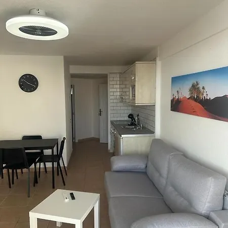 Alexander Home, Cristianos