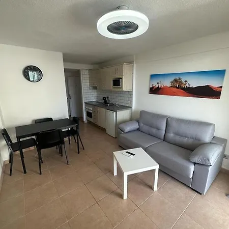 Alexander Home, Cristianos Arona