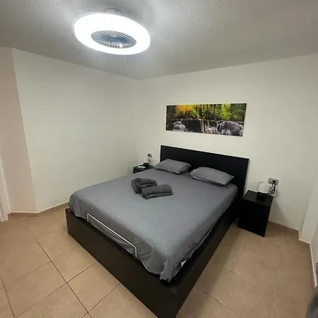 Alexander Home, Cristianos Arona