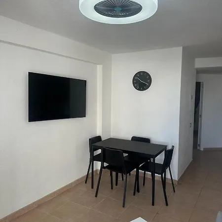 Διαμέρισμα Alexander Home, Cristianos