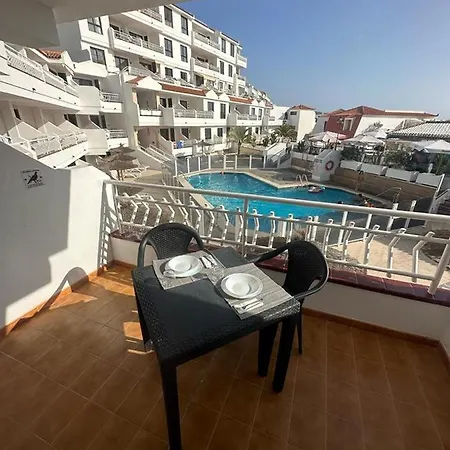 Διαμέρισμα Alexander Home, Cristianos *
